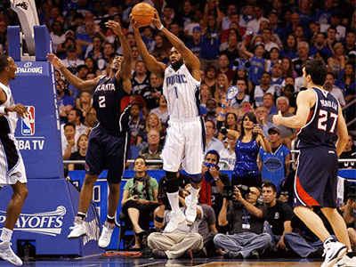 湖人vs勇士詹姆斯三个三分球